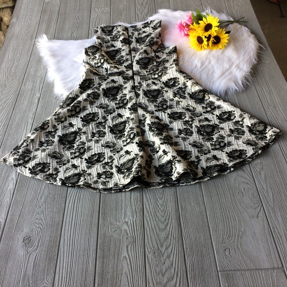 ❤️NWT Apt 9 Dress Floral Metallic Sleeveless Sz10 - Picture 7 of 8